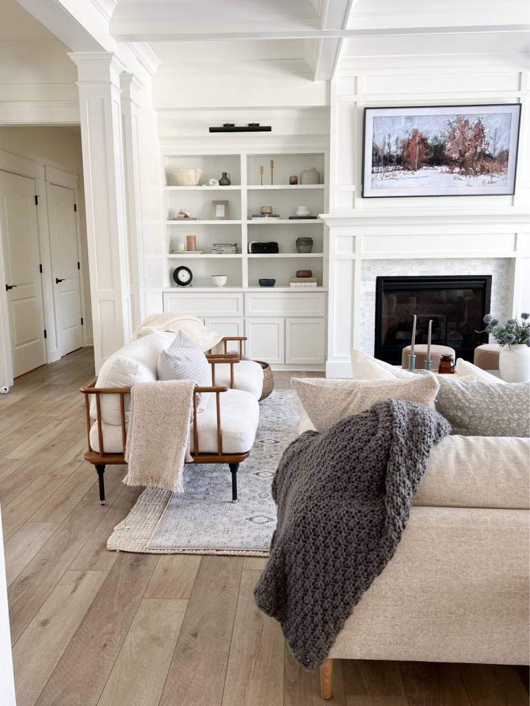 Fashion Winds— Cozy Textiles & Winter Decor