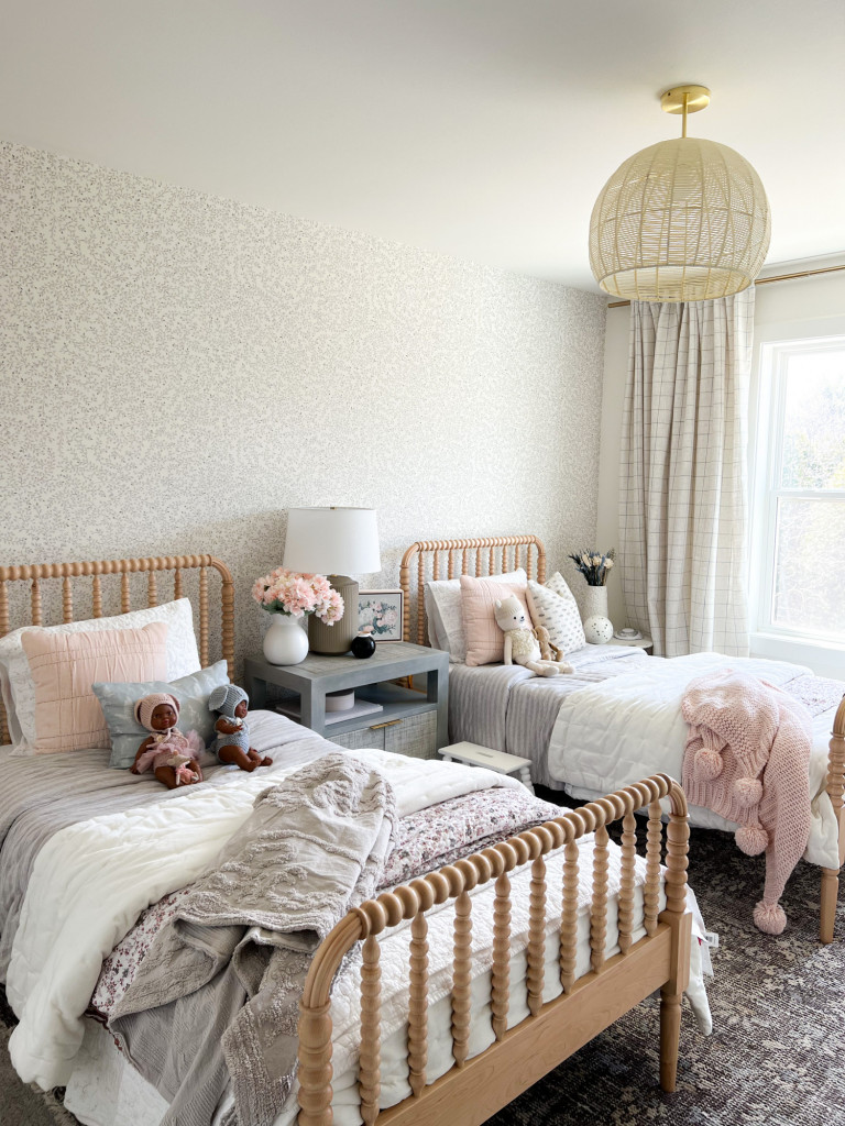 Fashion Winds | GIrls Bedroom Inspiration with Walmart