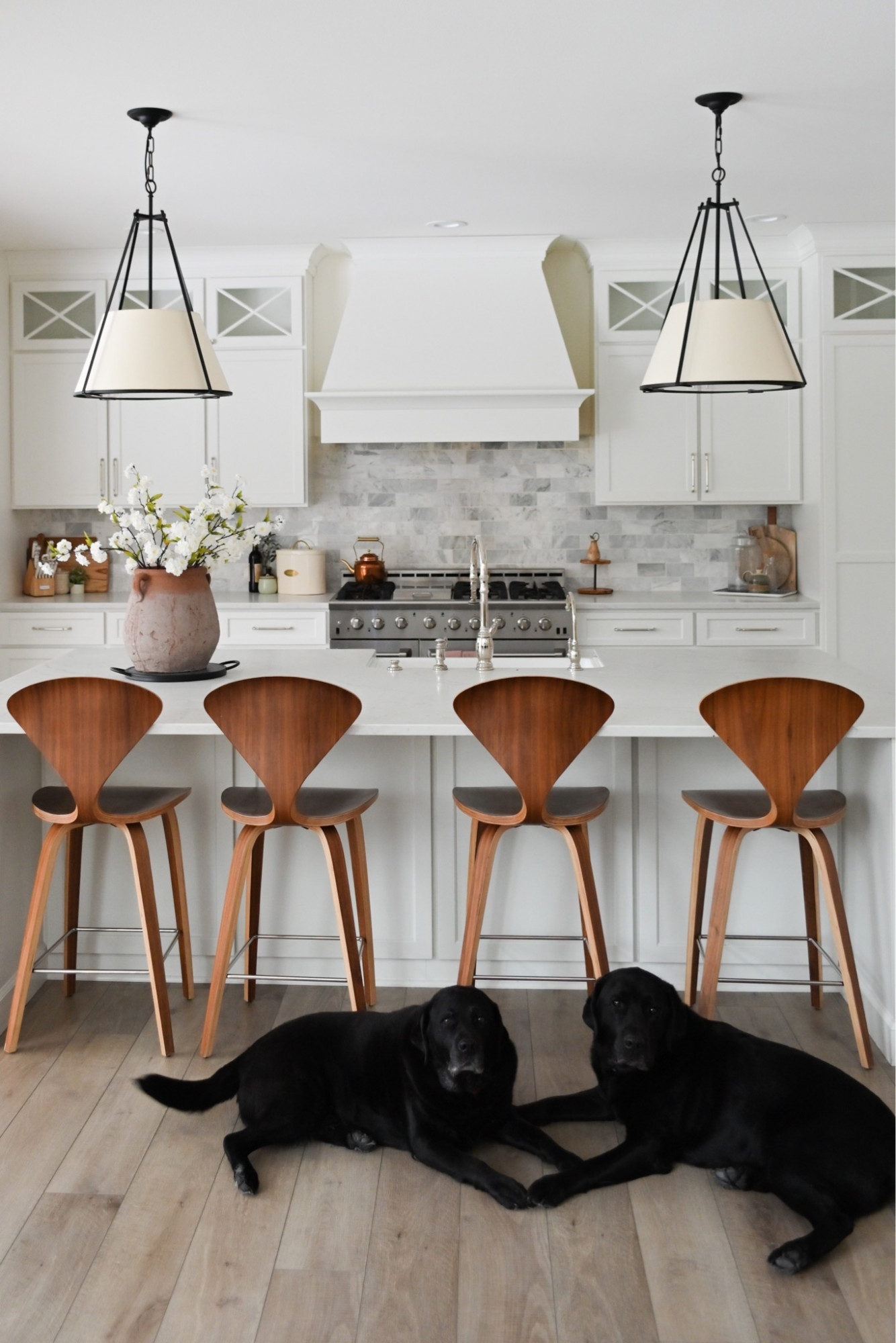 Fashion Winds | Kitchen Counter Stools