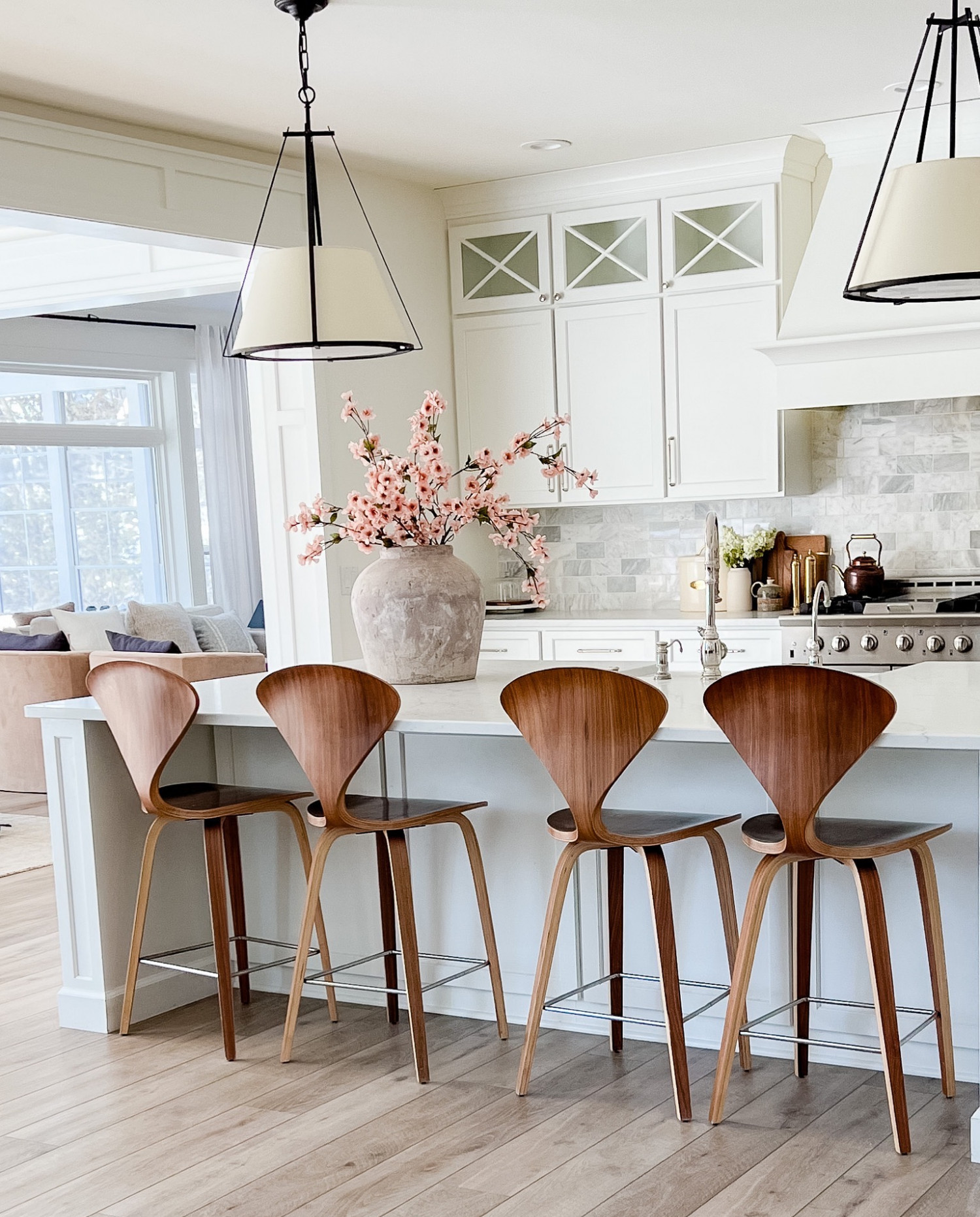Fashion Winds | Kitchen Counter Stools