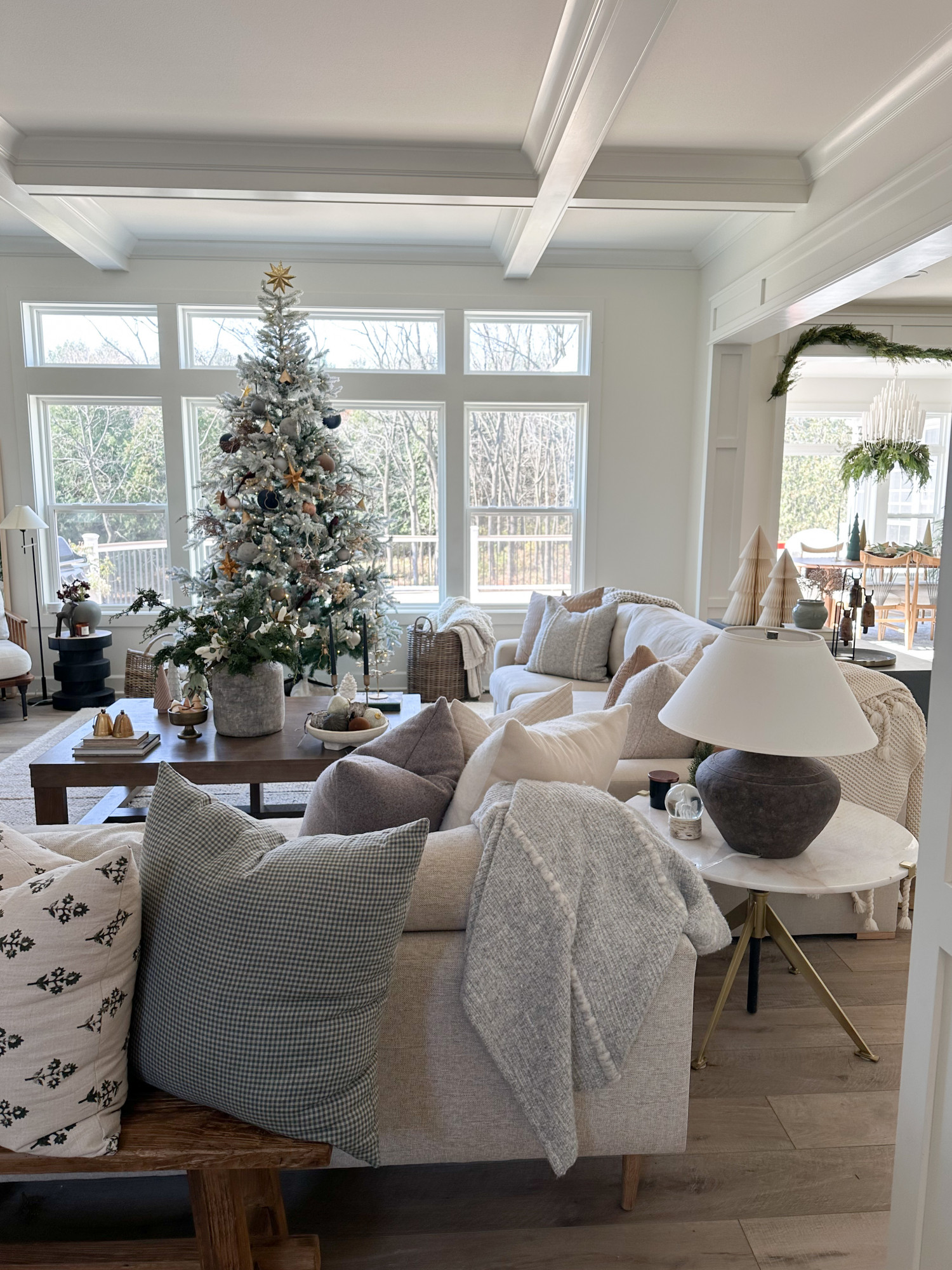holiday tree decor