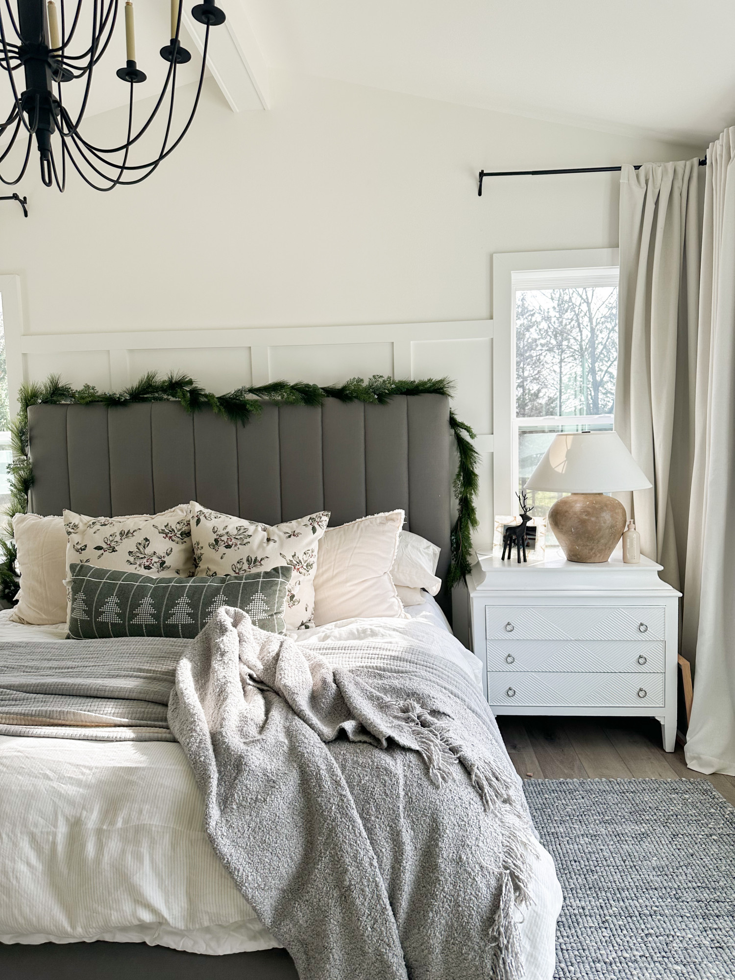 holiday bedroom decor